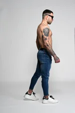 Kyle Veno