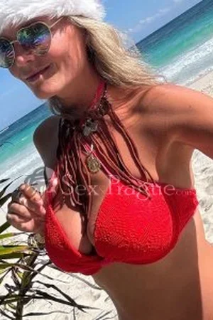 Zaneta Cyntie Escort