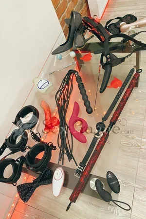 Viktoria Domina Escort